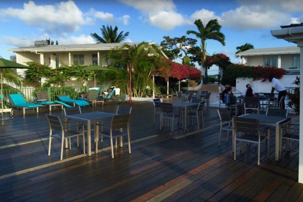 Trade Winds Hotel Дикенсон-Бей Экстерьер фото