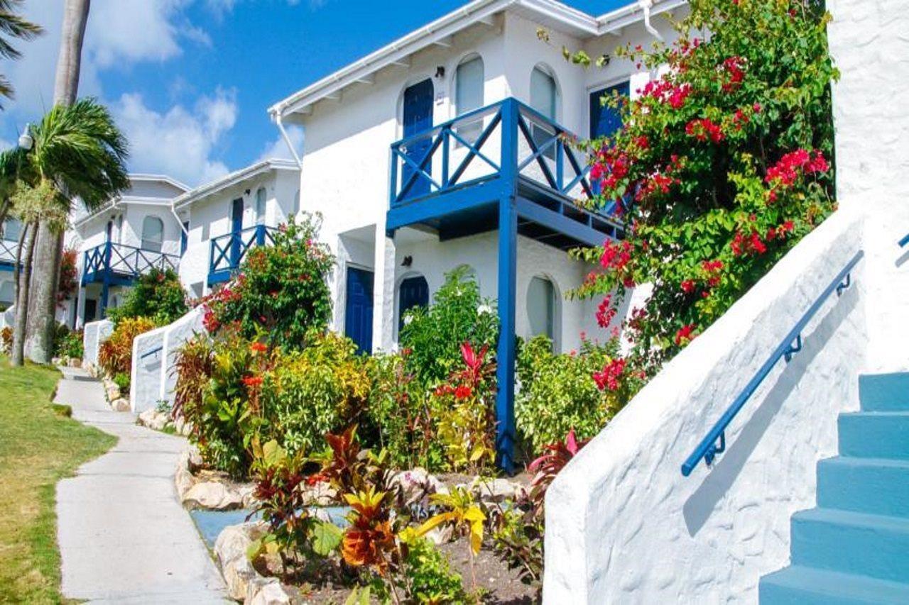 Trade Winds Hotel Дикенсон-Бей Экстерьер фото